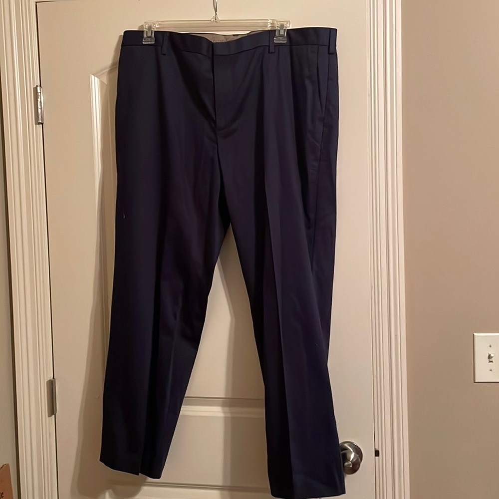 Men Dockers Pants..Blue Khaki size 42x30..Classic Fit